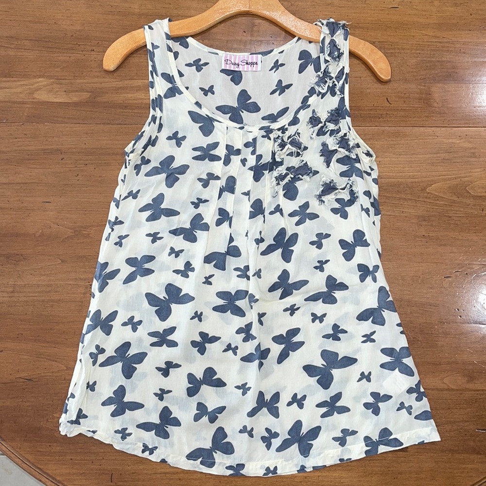 Daisy Shoppe sleeveless summer top